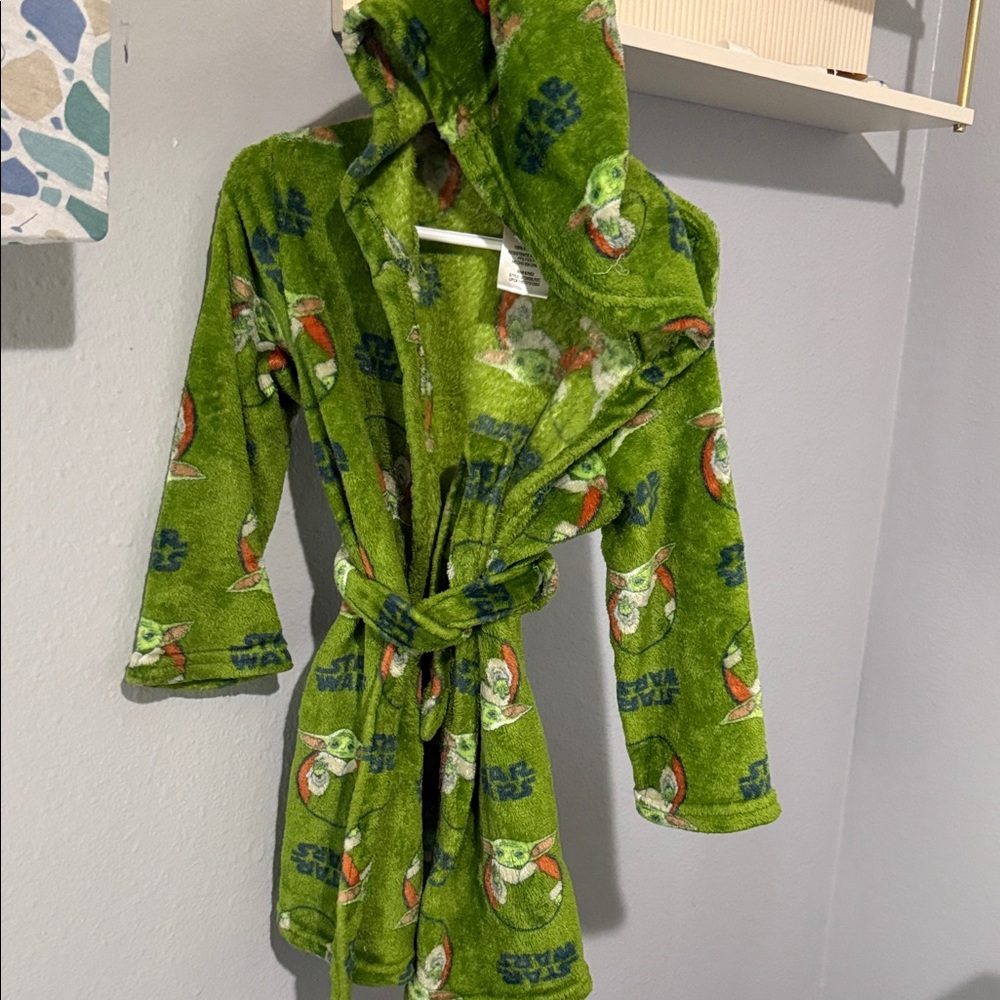 Star Wars Green Character Print Robe